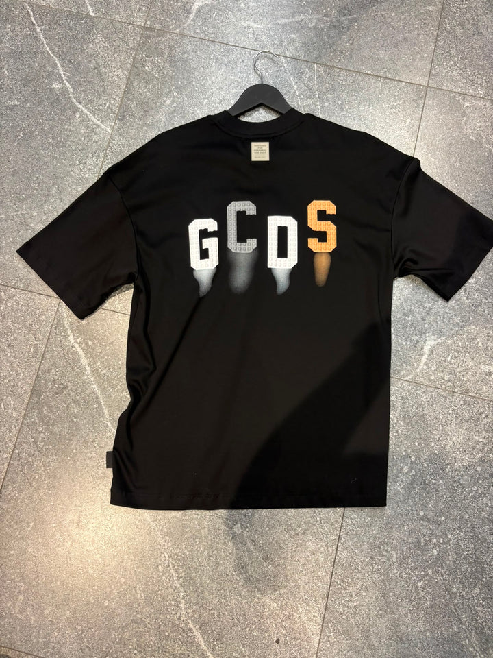חולצת טי שירט GCDS לגו לוגו – שחור