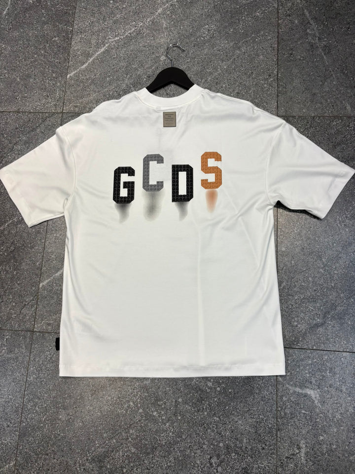 חולצת טי שירט GCDS לגו לוגו – לבן